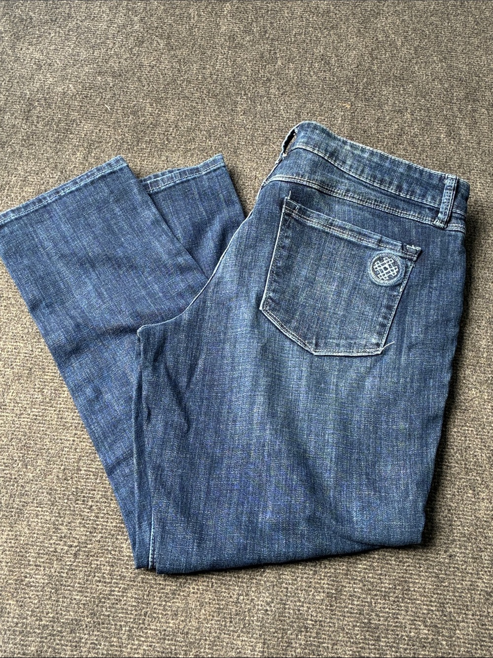 Laurie Felt Classic Boyfriend jeans in a medium wash with rolled cuffs 14P - Picture 4 of 6
